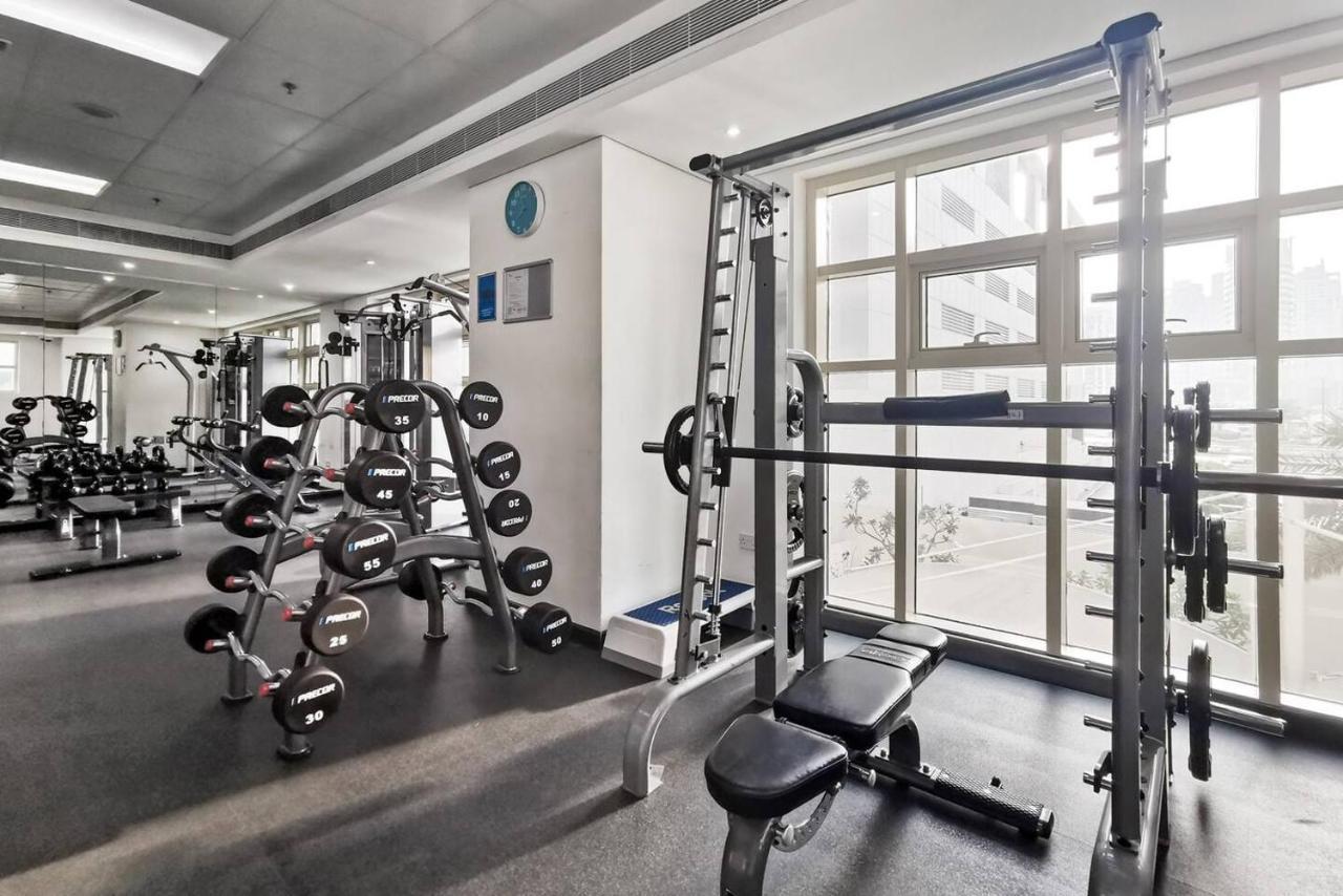 Lovely Eye & Sea View, 3 Mints To Beach Apartment Dubai